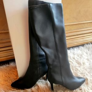Black House White Market Black Boots